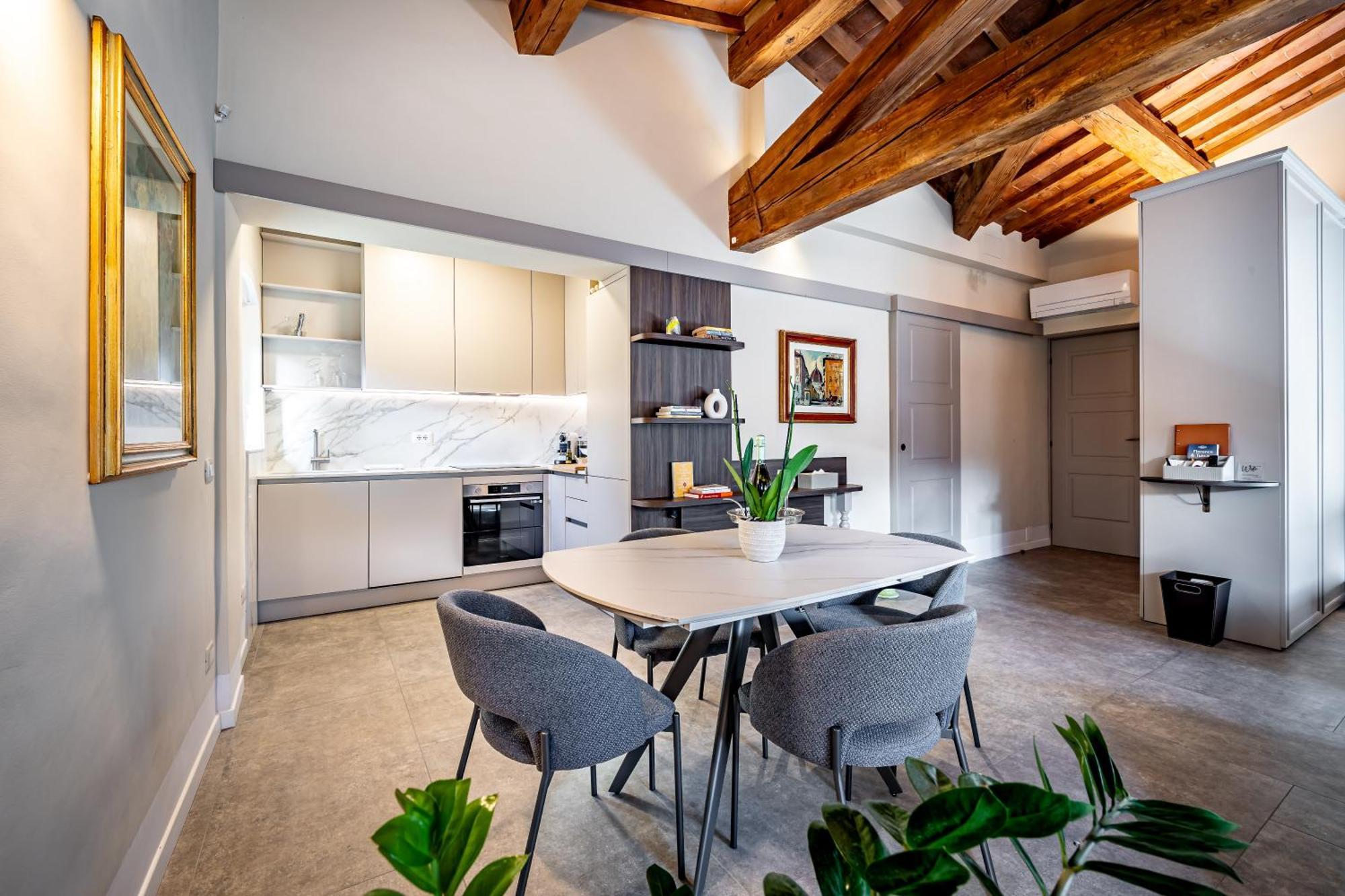 Dimora Collection - Le Torri - Boutique Luxury Suites - Adults Only Флоренция Экстерьер фото