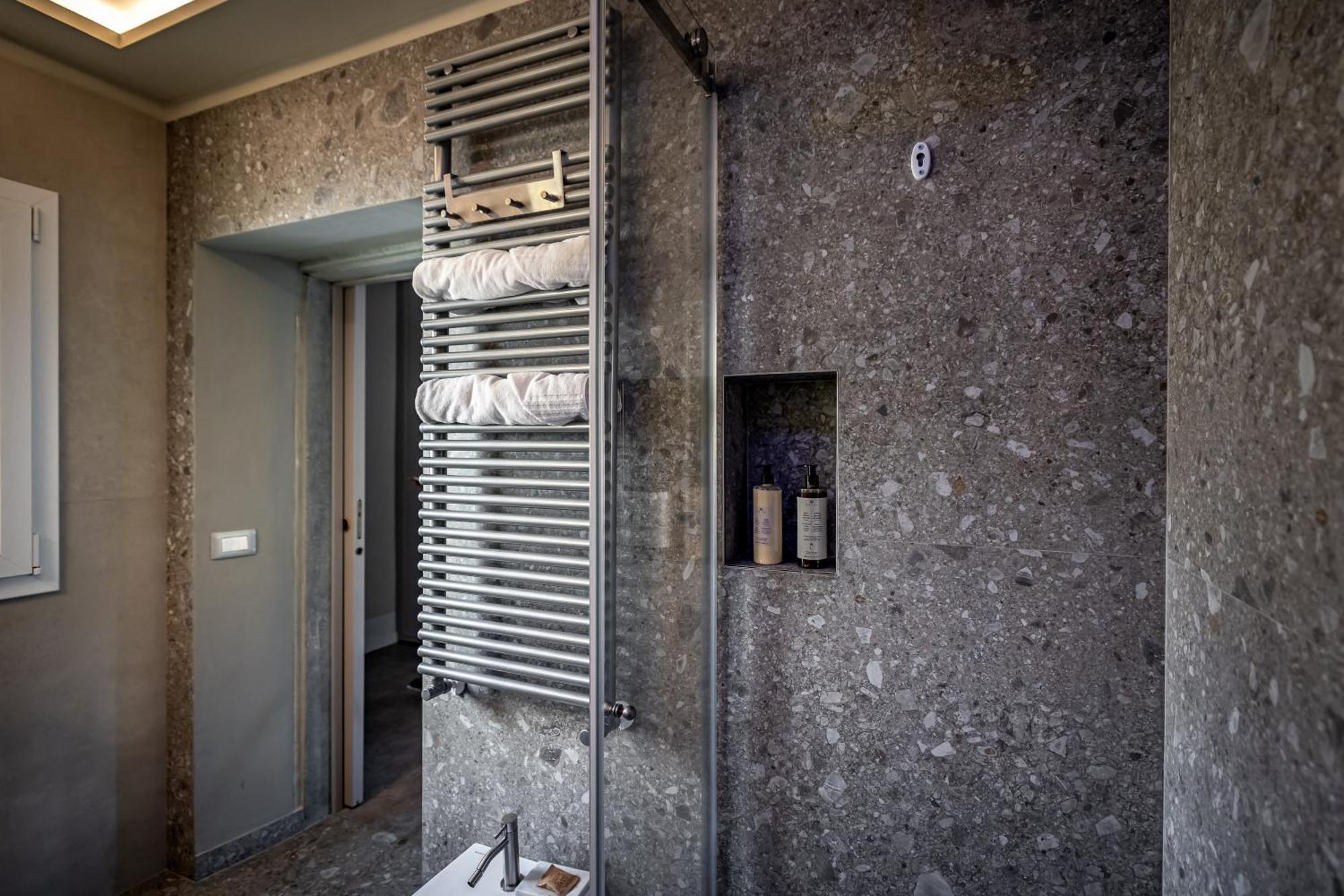 Dimora Collection - Le Torri - Boutique Luxury Suites - Adults Only Флоренция Экстерьер фото